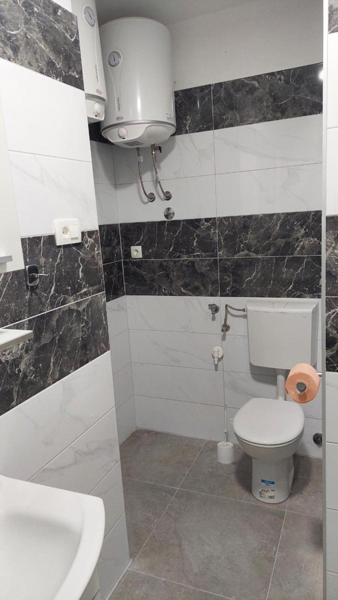 Room With Private Toilet And Balcony In City Center In Shared Apartment Split Exterior foto
